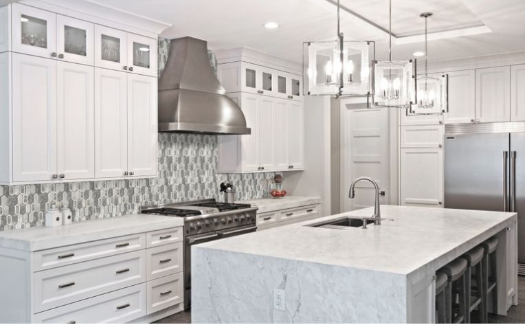 What Is the Best Kitchen Backsplash Material? [Tiles Pros & Cons]